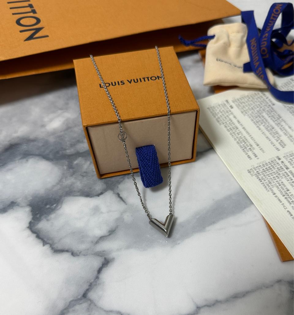 [F] 루이비통 에센셜 V 셔플 실버 목걸이 (2회착용)