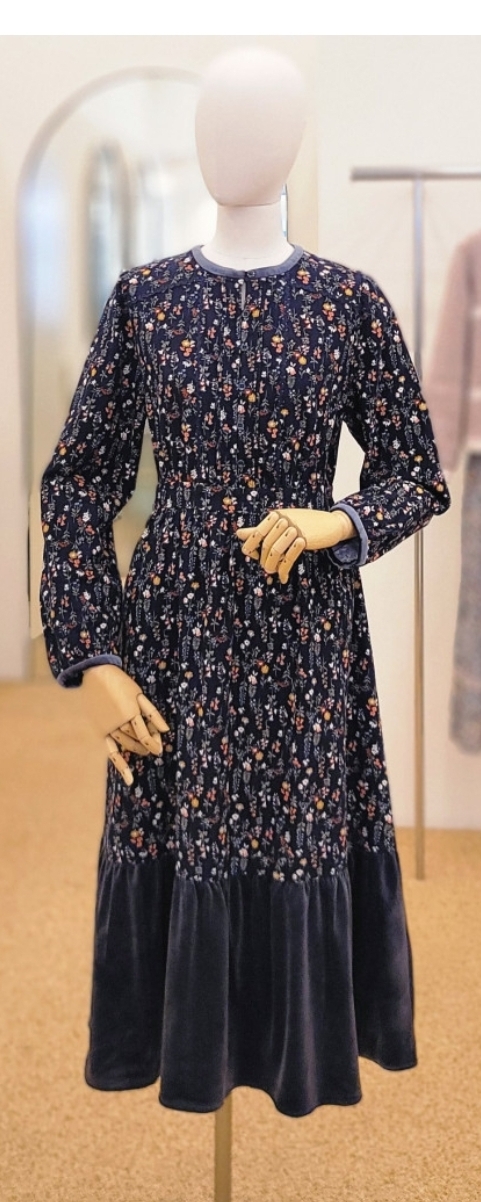 써스데이아일랜드 플라워 기모 셔링 벨벳 배색 원피스 55사이즈 새제품