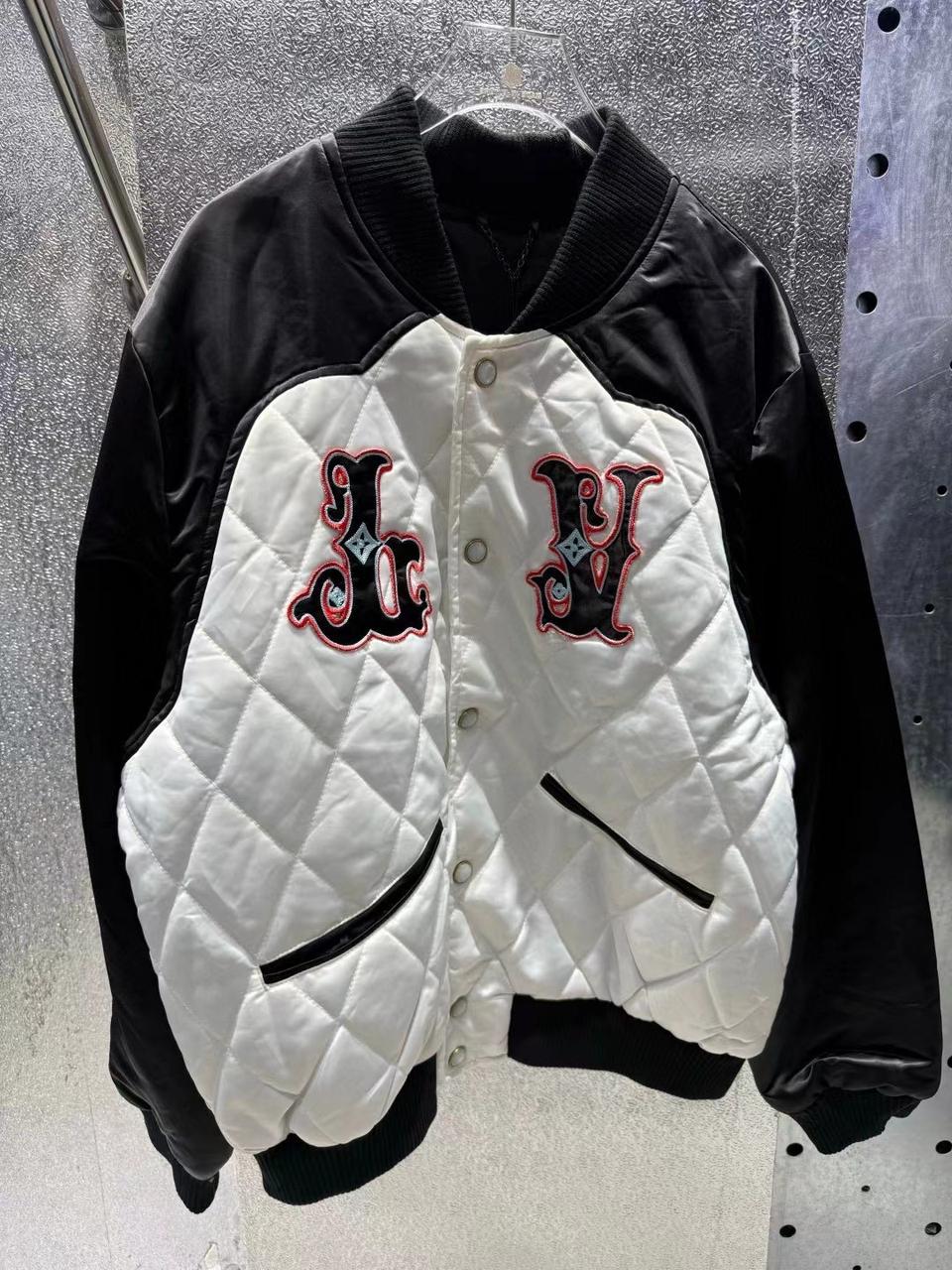 루이비통. 자켓. 공용 캐쥬얼