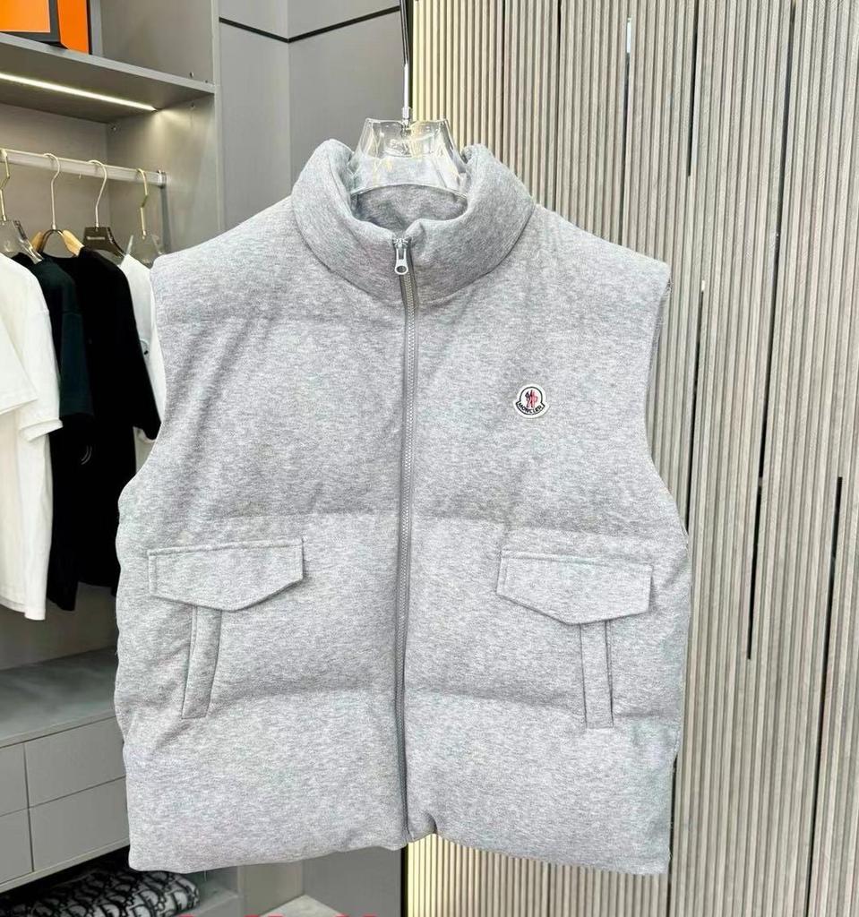 몽클. 패딩 조끼 공용. 캐쥬얼