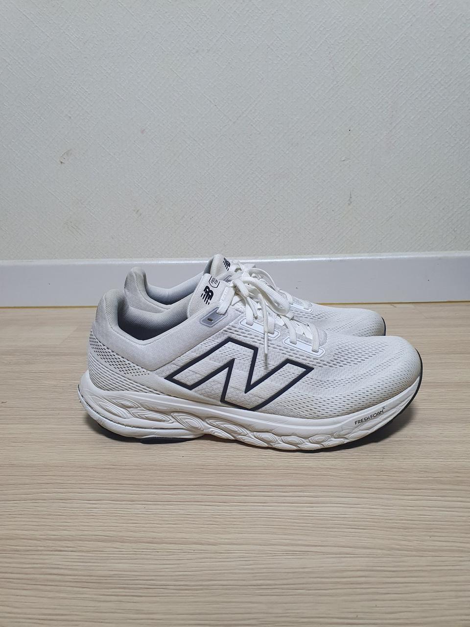 뉴발란스 860 프레쉬폼 운동화 300