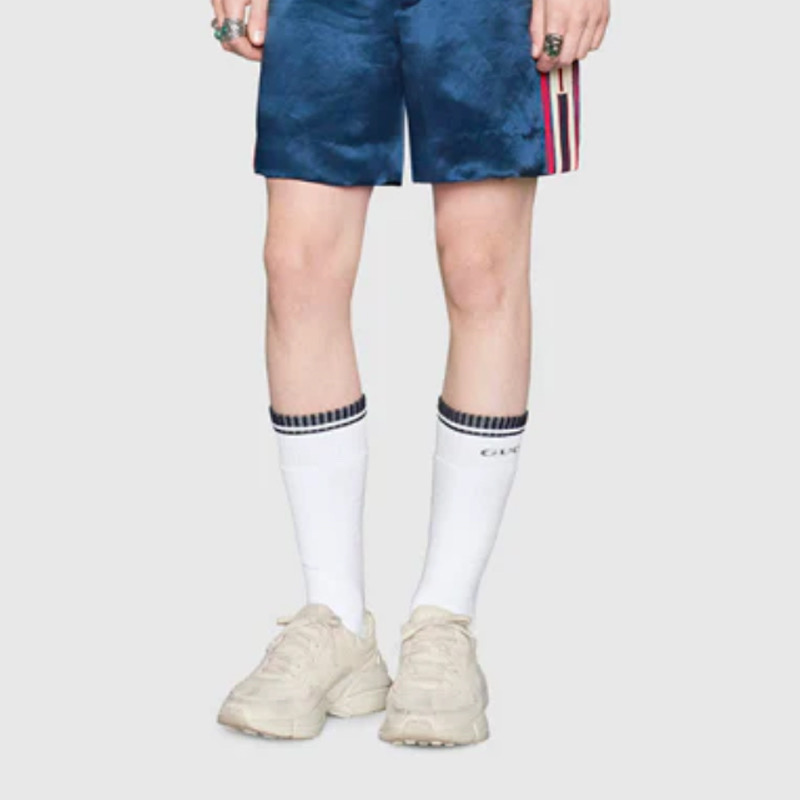 새상품 구찌 양말 로고 화이트 & 블랙 코튼 삭스