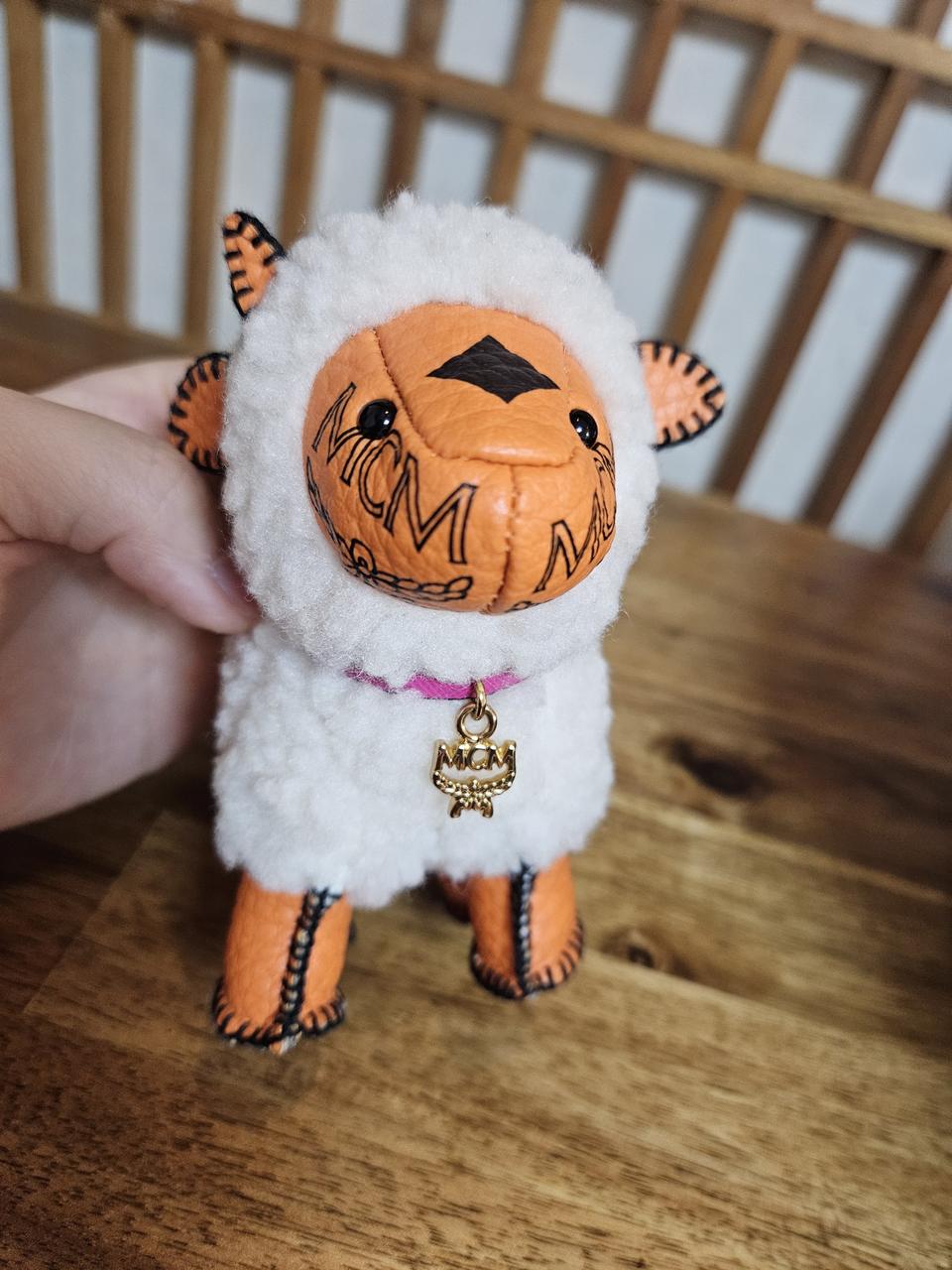 정품 MCM 오렌지 비세토스 양키링