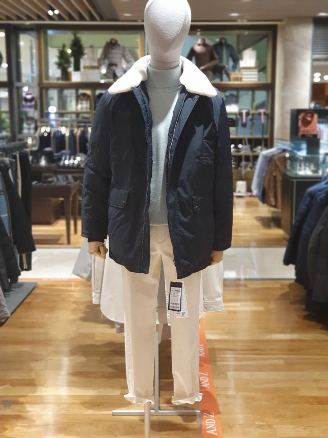 빵빵한  다운 패딩. 새것수준.  롯데백화점  앤드지