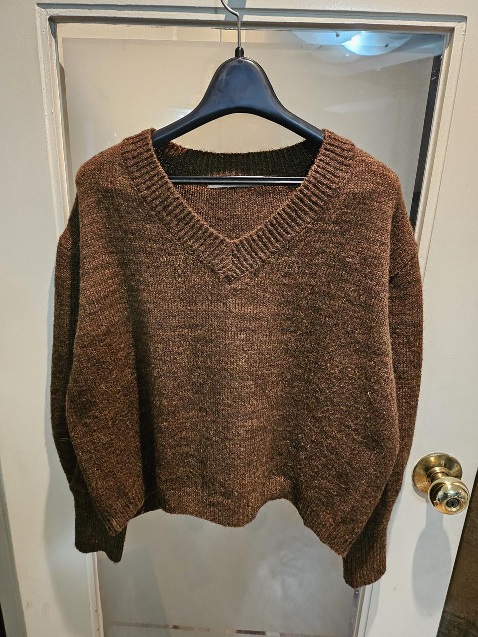 보브 브이넥 니트 F