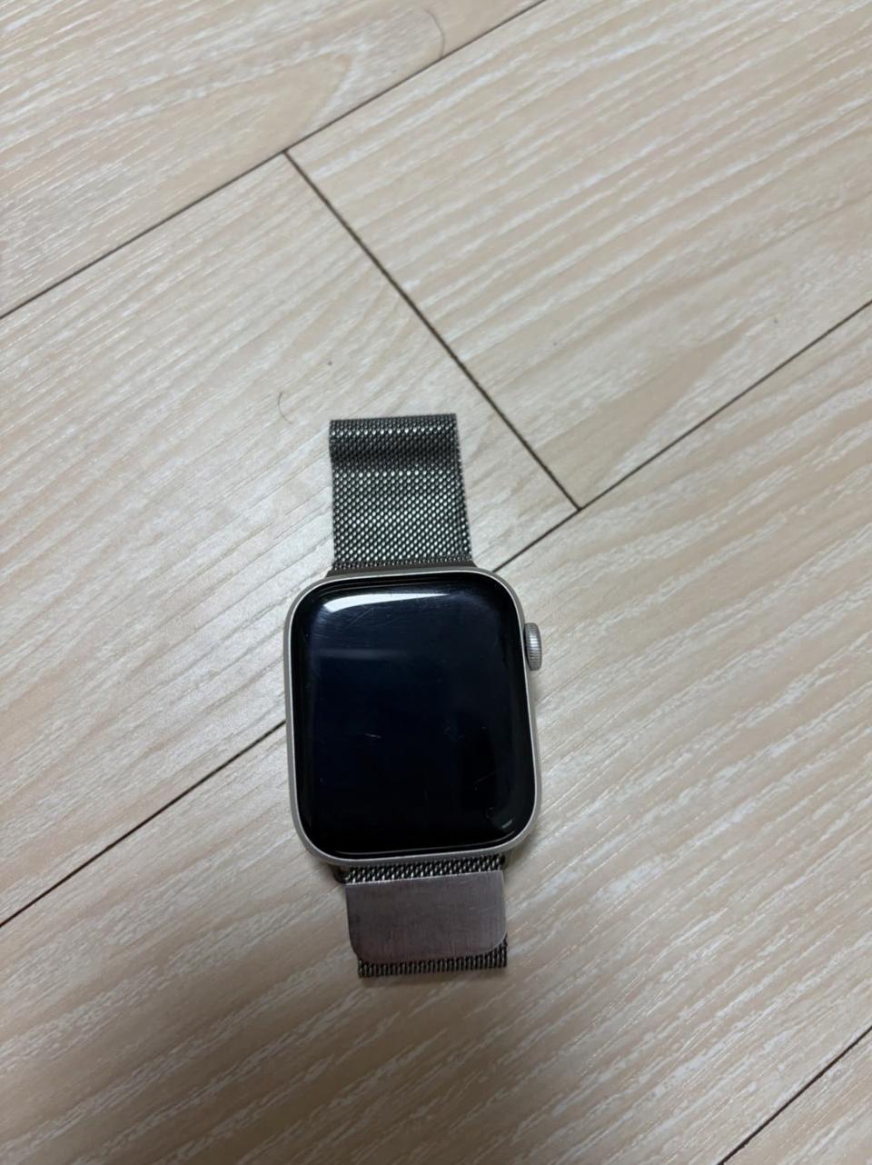 애플워치 se2 44mm 실버 색상 판매합니다