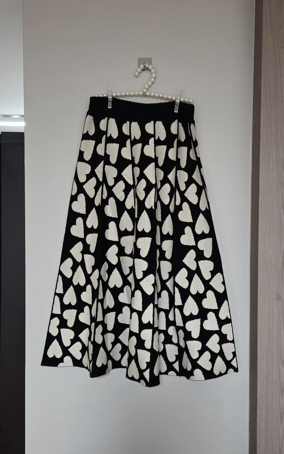 하트 무늬 롱 니트 스커트