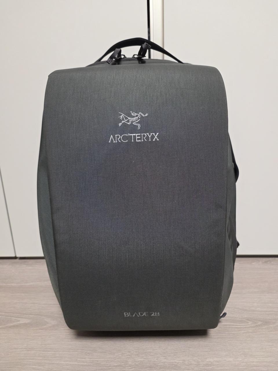 아크테릭스 블레이드 28 Grey 백팩 (Blade 28 Backpack