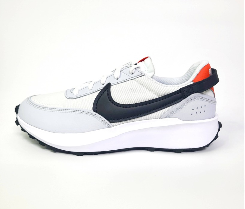 (NIKE) 나이키 와플 데뷰 스니커즈 270