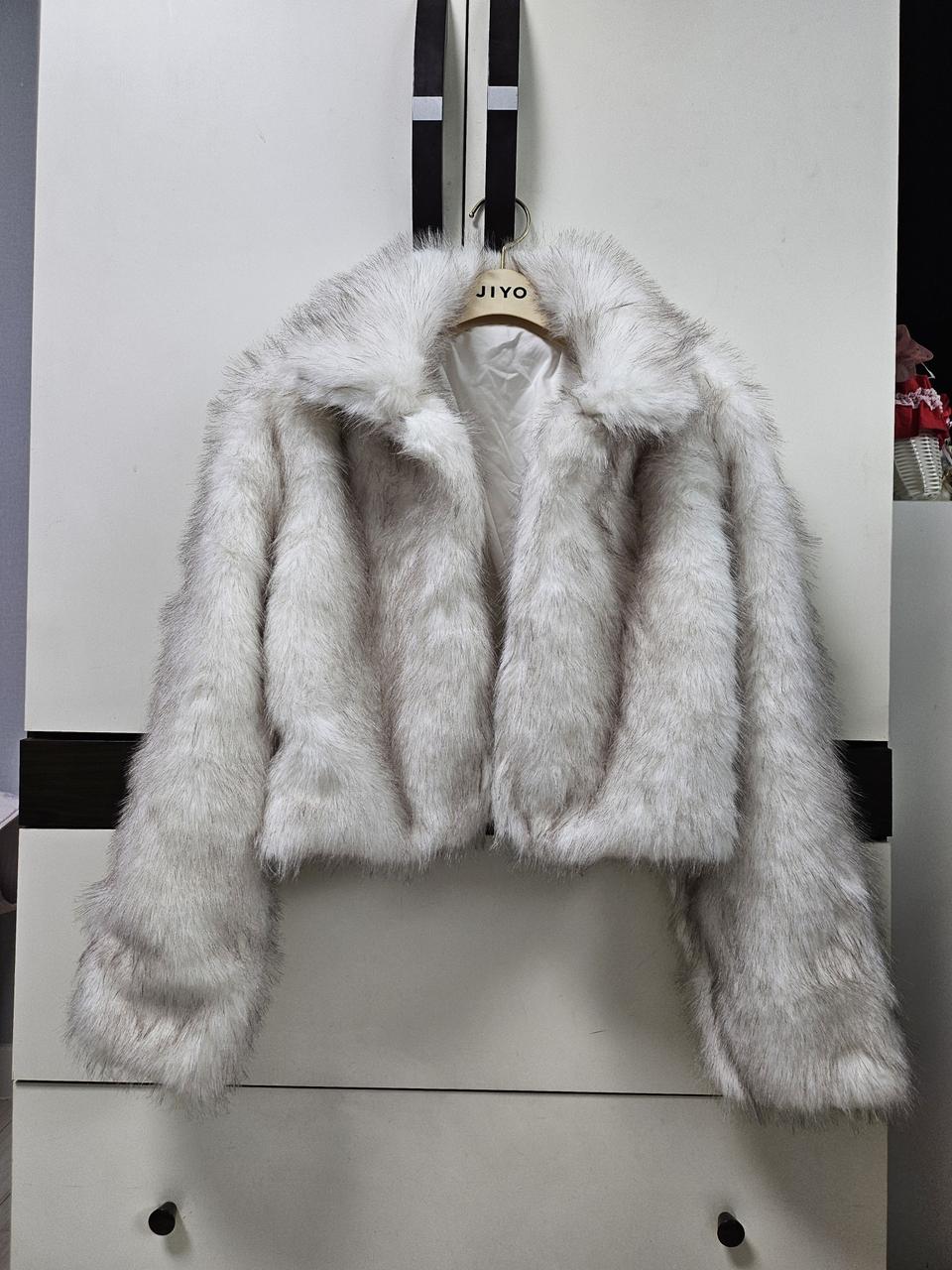 화이트 배색 퍼 자켓 (새옷)