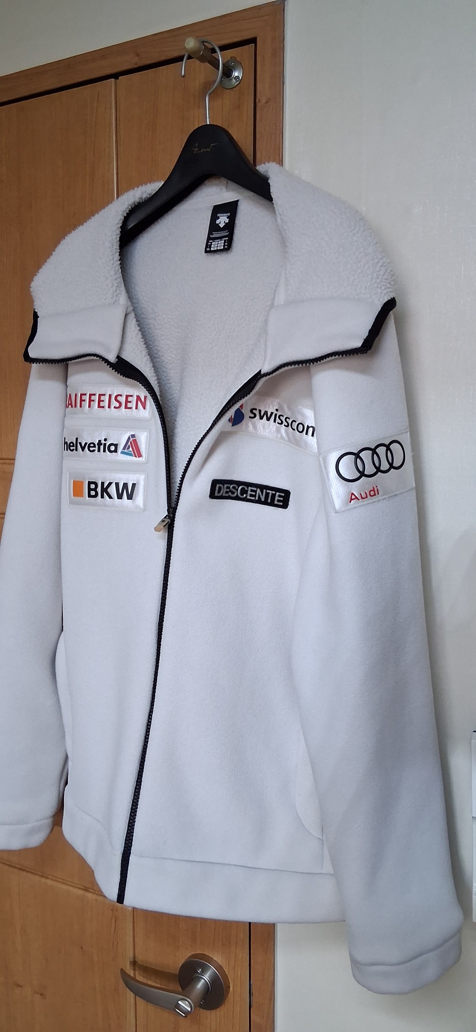 데상트  뽀글이 후리스 후드집업 .2XL(110S).상태깨끗.정품