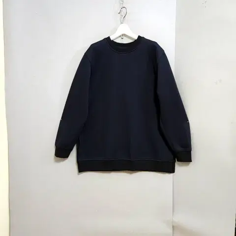 VOV 블랙 맨투맨 66 n1505 애슐리상점
