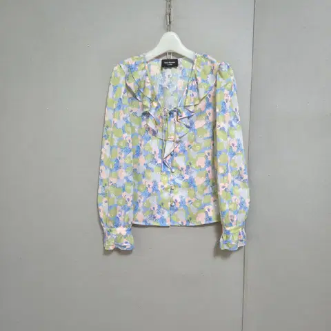 쥬시꾸뛰르 브이넥 프릴 블라우스 55 n4217 애슐리상점