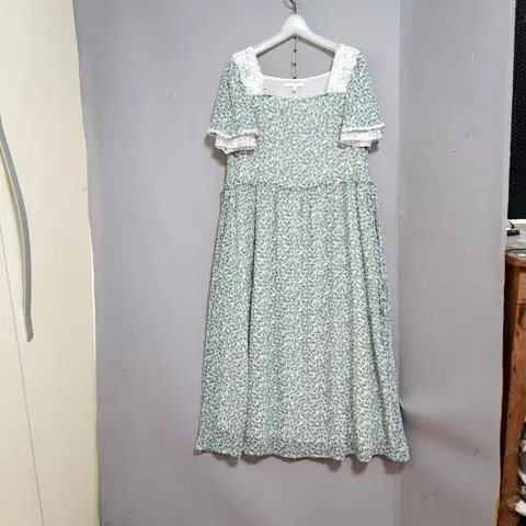 플라스틱아일랜드 스퀘어넥 쉬폰 원피스 M n8708 애슐리상점
