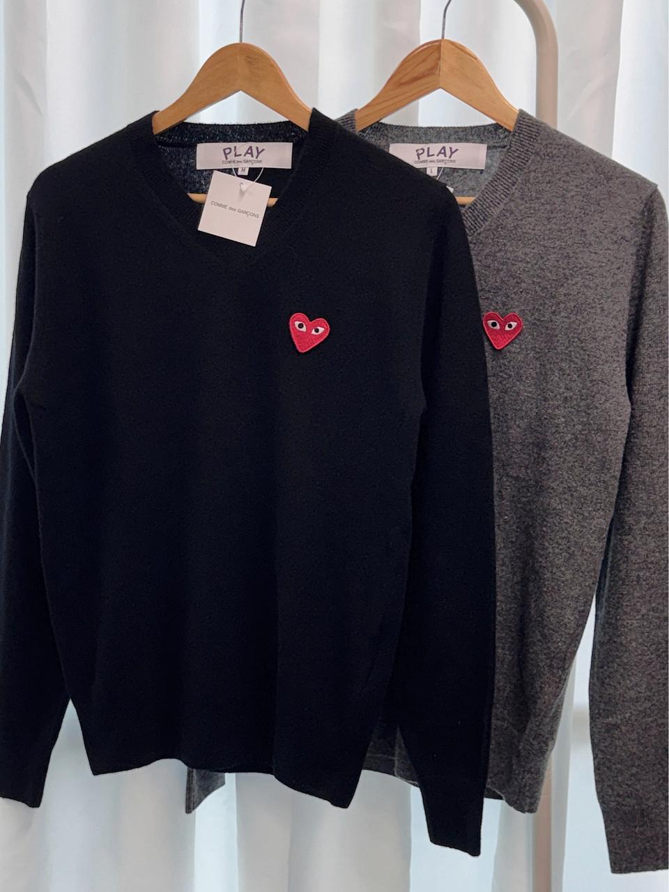 [오늘만이가격] 정품 꼼데가르송 V넥 니트