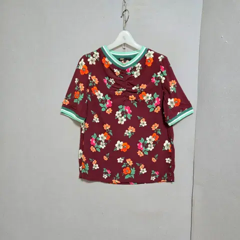 마쥬 플라워 티셔츠같은 블라우스 1 n7114 애슐리상점