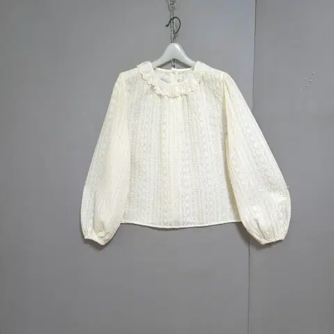 목선작은레이스 블라우스 F n5973 애슐리상점