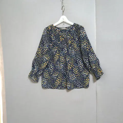 BCBG 플라워 블라우스 55 N5265 애슐리상점