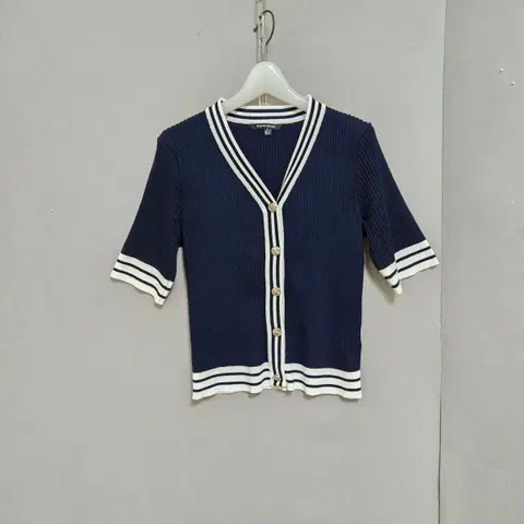 플라스틱아일랜드 브이넥 가디건 니트 M n7118 애슐리상점