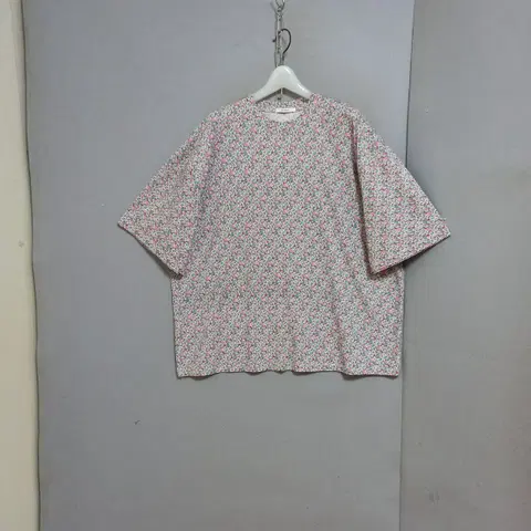 잔꽃무늬 박시 편안한 티셔츠 FF n8331 미착용제품 애슐리상점