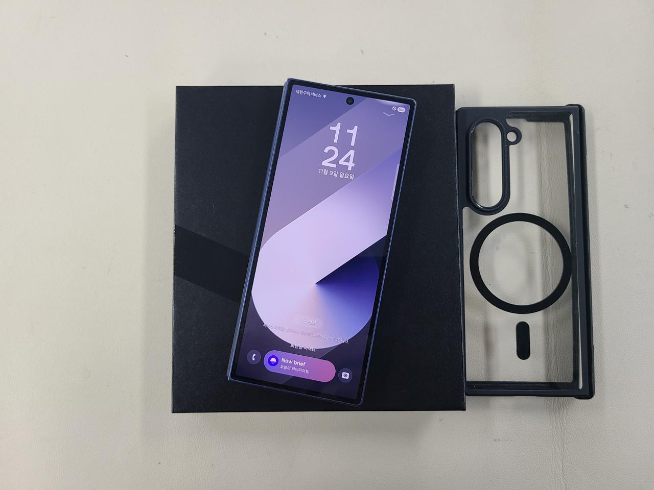 갤럭시폴드6 512G  무잔상  상태굿 케이스포함 ^^