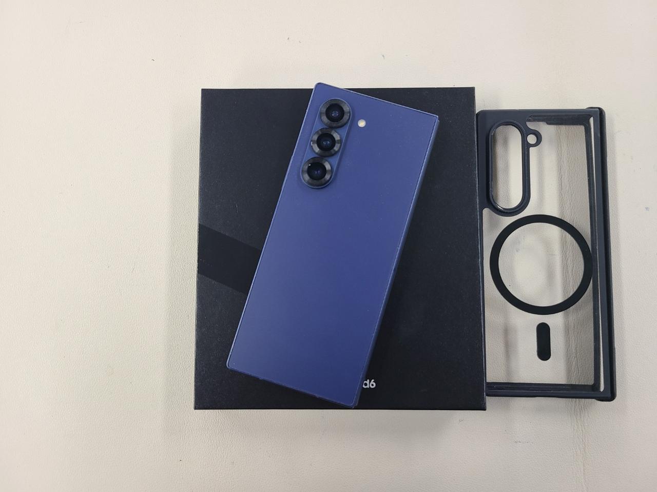 갤럭시폴드6 512G  무잔상  상태굿 케이스포함 ^^