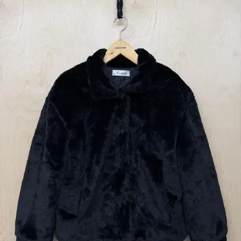 블랙 페이크퍼 자켓 (새상품)