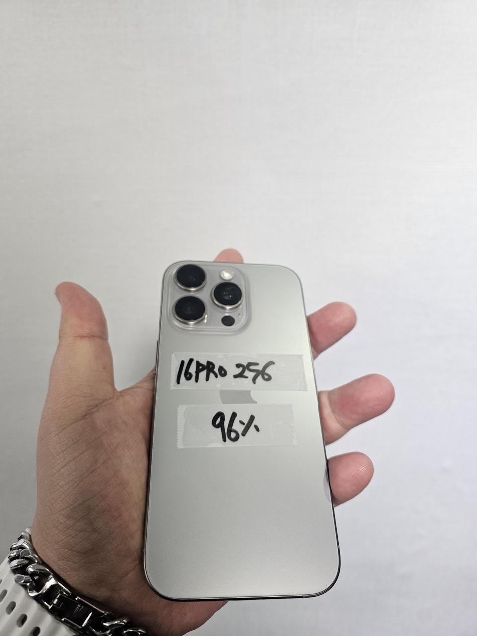 아이폰16프로 256G 배터리성능96%