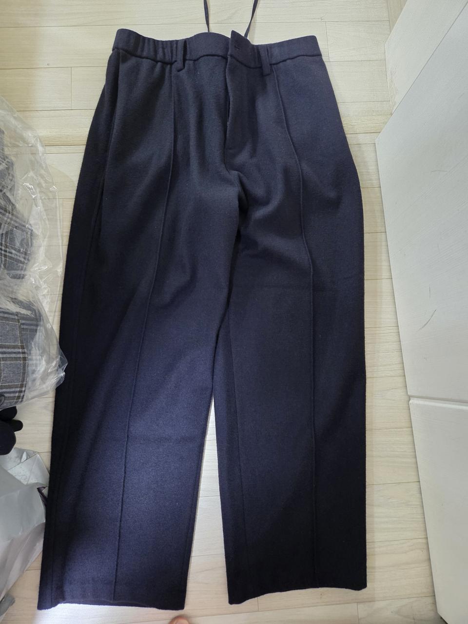 타임옴므 정품 겨울 와이드 슬렉스 네이비 뒷밴딩 32-34사이즈