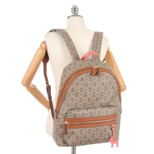 헤지스 다크 베이지 퍼피 CHARM장식 백팩 HI2H5E056DI