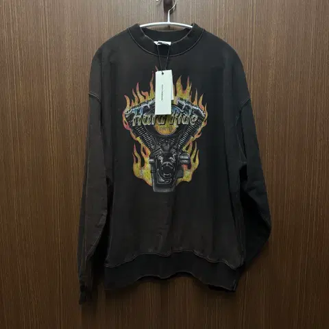 (새상품) 아웃스탠딩 워싱 맨투맨 M