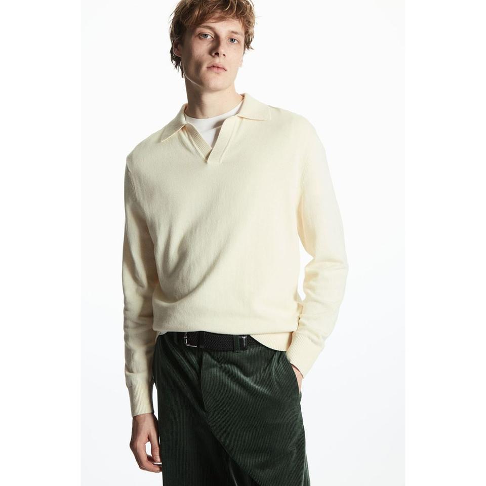 코스 COS 오픈 칼라 니트 탑