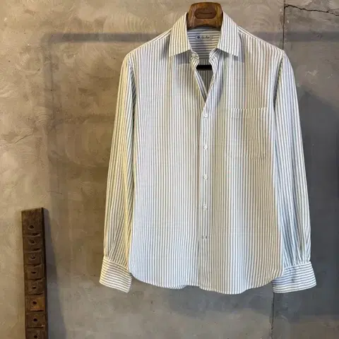 로로피아나 스트라이프 셔츠 남성100