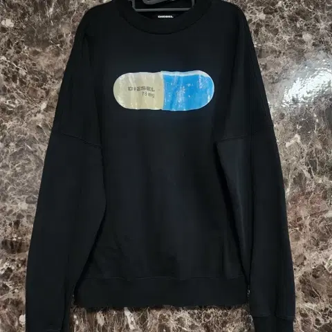 디젤 블랙 캡슐 프린팅 맨투맨 티셔츠 95~105