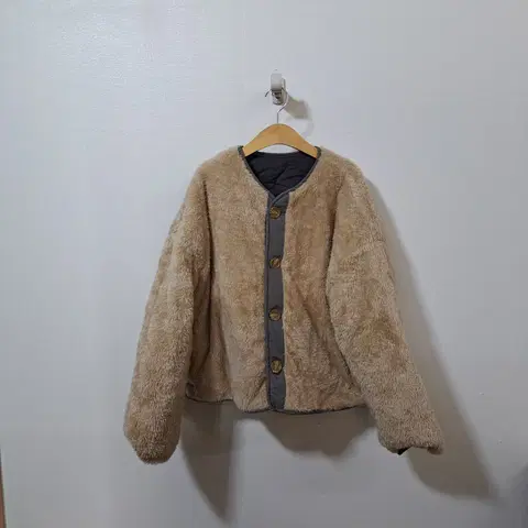 ainn story 여성 뽀글이 양면 점퍼