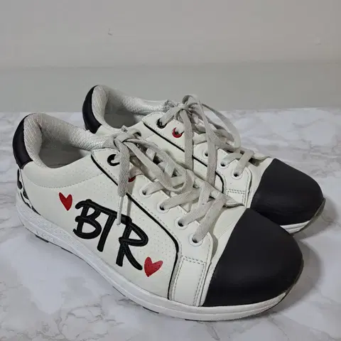 BTR여성 스파이크리스 골프화 260