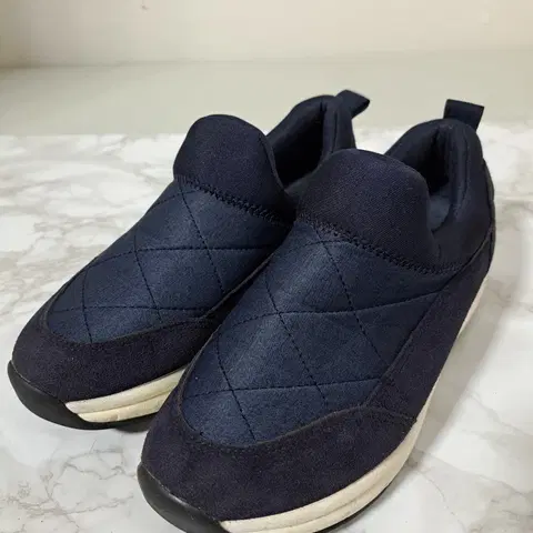 여성 패딩 운동화 방한화 네이비 240