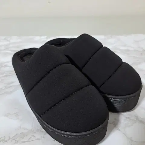 여성 패딩 슬리퍼 방한화 블랙 250