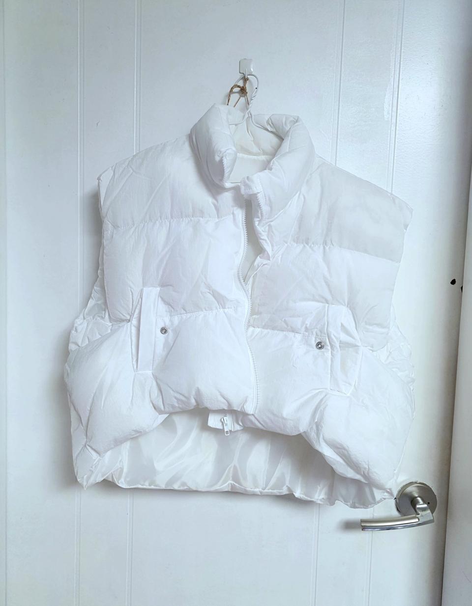 귀여운 크롭 패딩조끼.모자세트