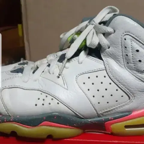 [240] 에어조던6 레트로 BG