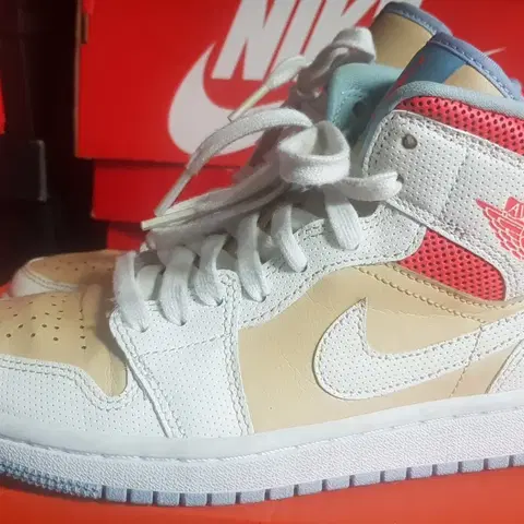 조던1 미드 세서미