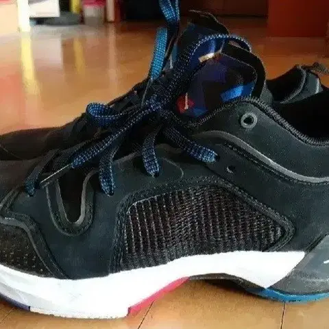 에어조던37 로우 PF 270