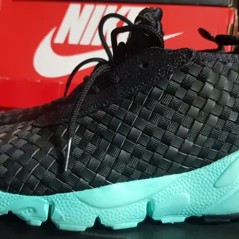 나이키 풋스케이프 데져트 추카 블랙 민트 240