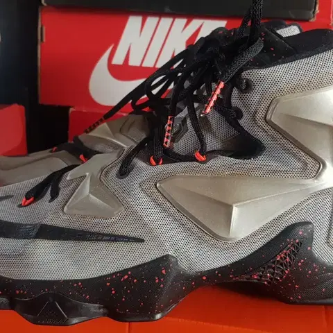 나이키 르브론 13 러버시티 290