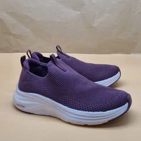 스케쳐스 베이퍼폼 여성슬립온235_