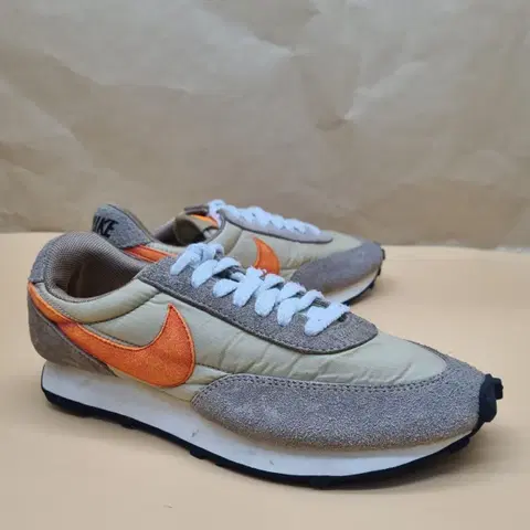 나이키 데이브레이크 베주 운동화240_