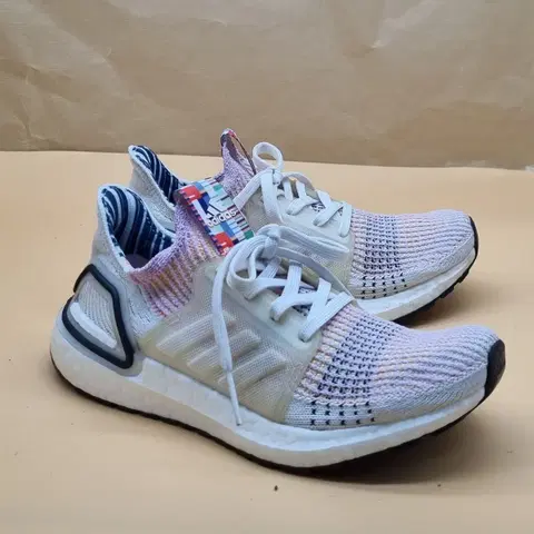 아디다스 울트라부스트19 라일락 운동화220_