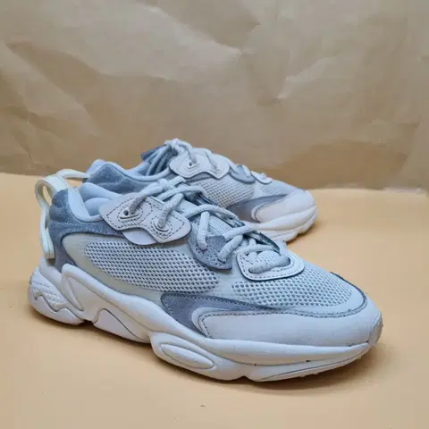 아디다스 운동화 225.