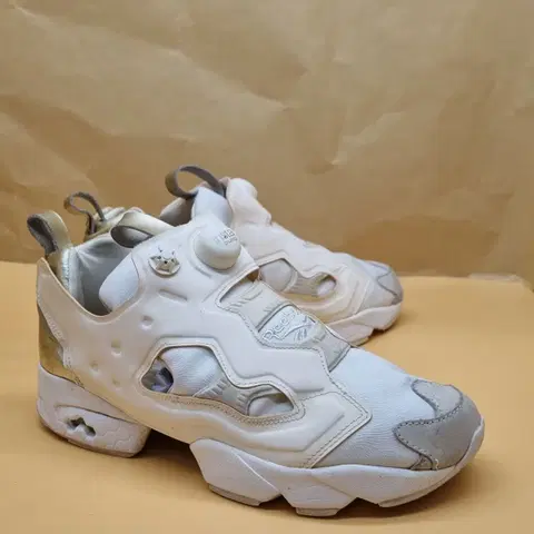 리복 팔라스 인스타펌프 남성운동화265.