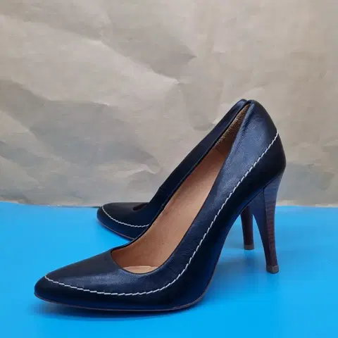 아떼바네사브루노 여성펌프스38 240 굽10.